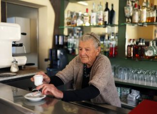 Anna Possi više od šest decenija priprema espresso u Italiji